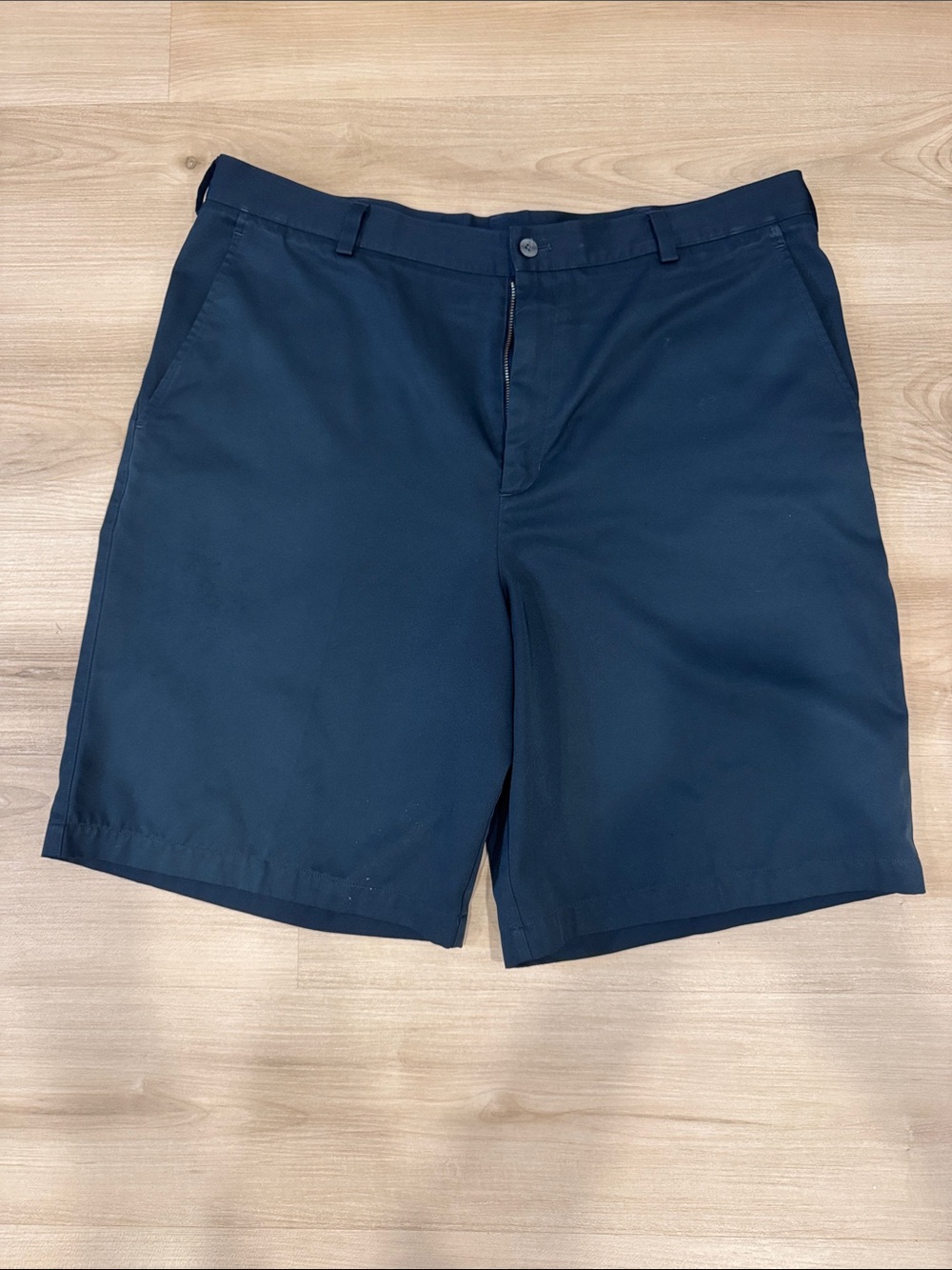 Men's size 38 Nike Golf Classic Navy Chino Shorts